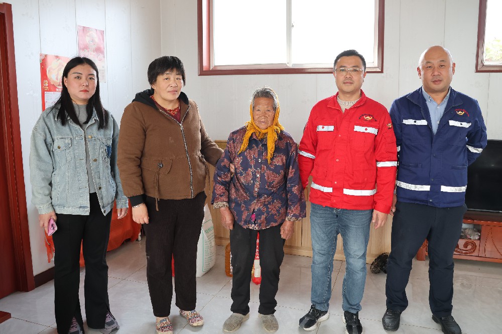 情暖重陽    敬老傳情 ——金寶礦業工會開展重陽節慰問活動